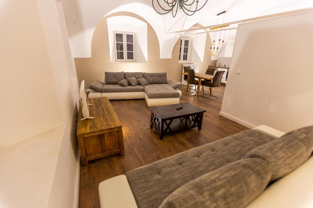 Pferdegut Schloss Treffen Apartment *